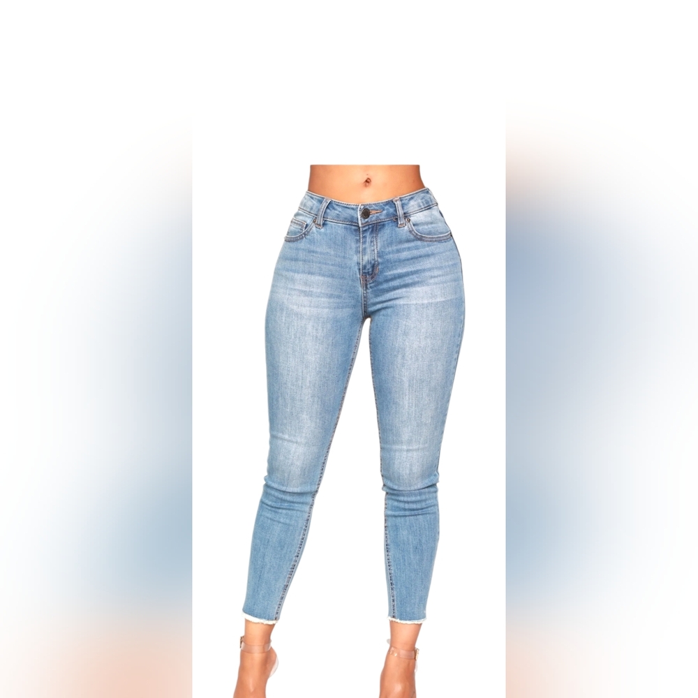 Fashion Nova Ankle Jeans Size 3/26